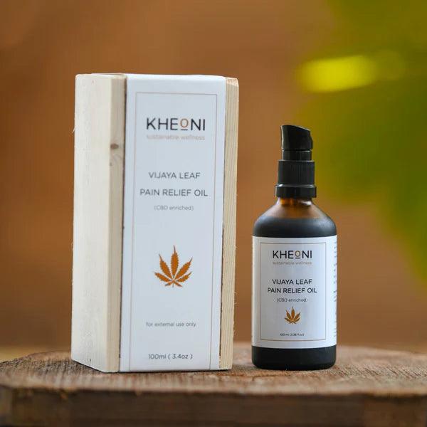 Kheoni Vijaya Leaf Pain Relief Massage Oil.