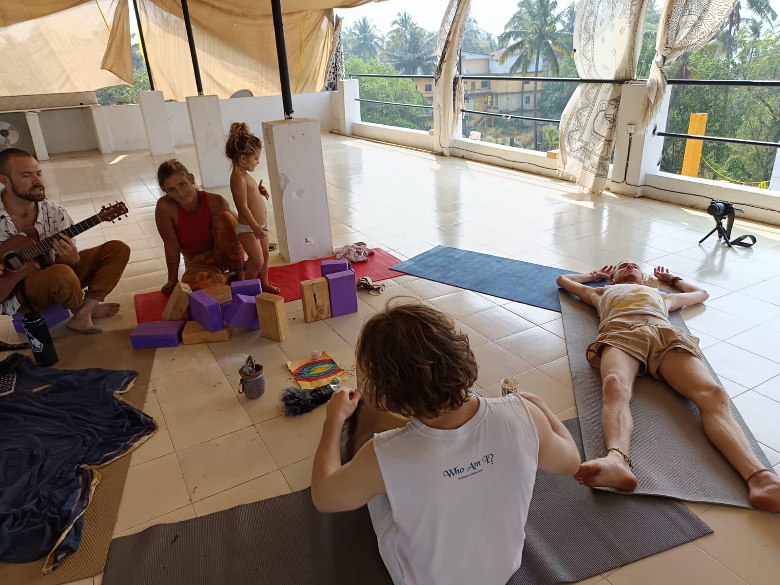 Singing & Guitar Lessons with Imogen Ella Rose – Online Only.