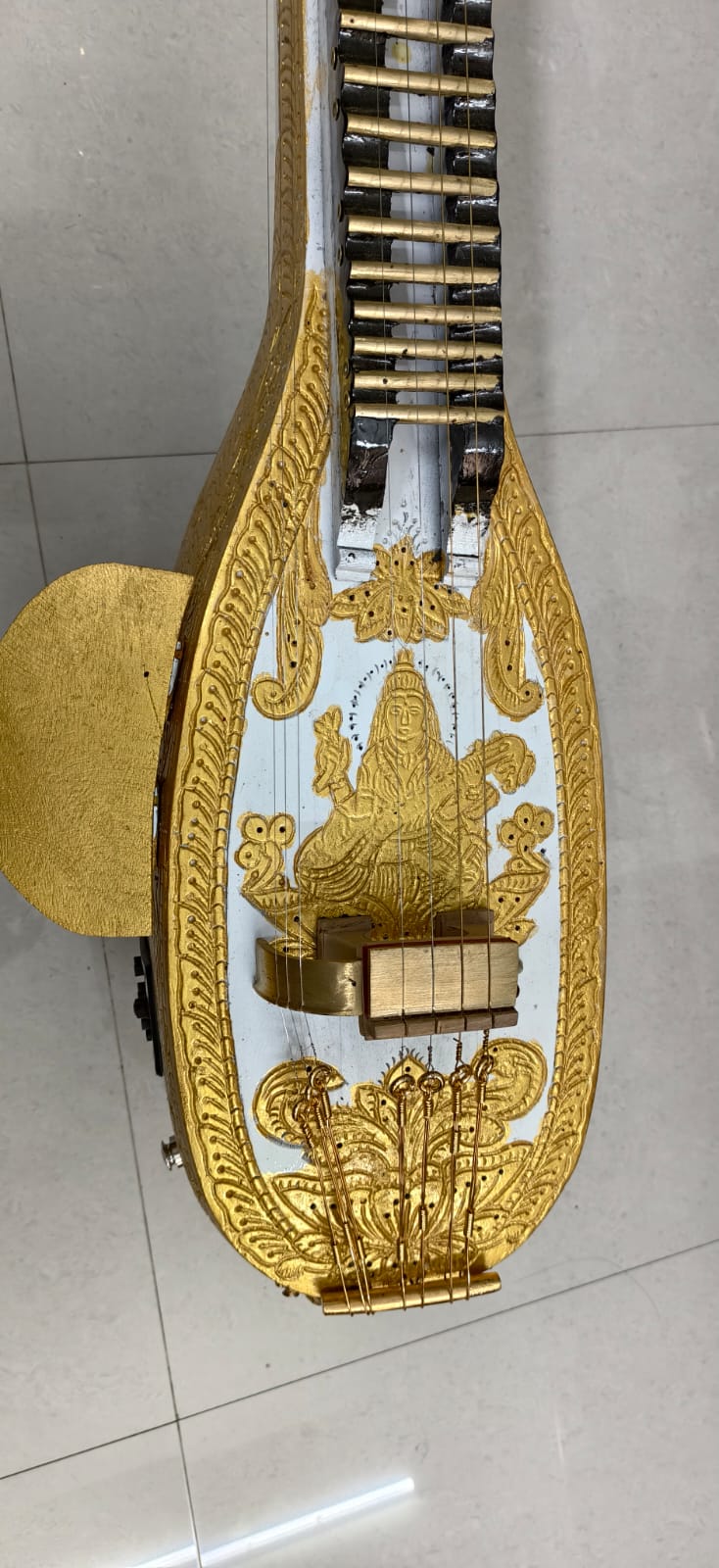 Anirud Musicals - Golden White Madhura Veena with Guitar Keys & Fishman Pickup