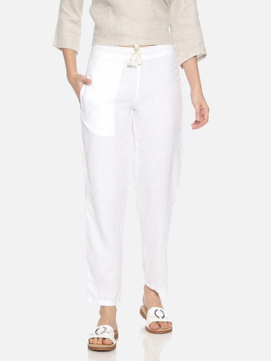 Ecentric Women's Beige and White Colour High low Lounge Wear SetEcentric Women's Beige and White Colour High low Lounge Wear Set