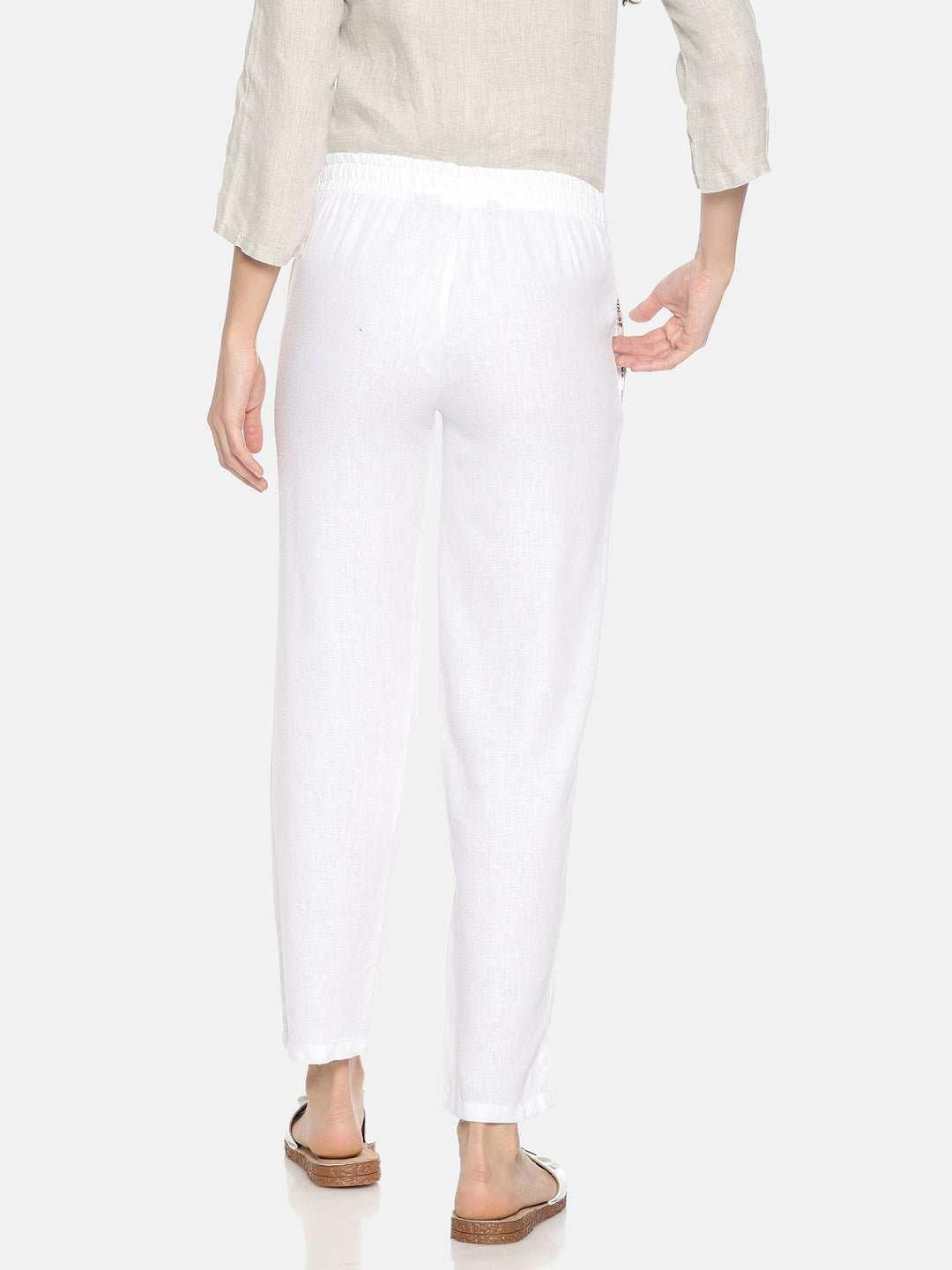 Ecentric Women's White Colour Solid Lounge Wear Bottom.