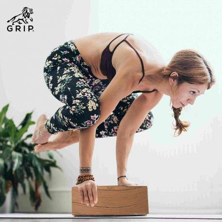 Grip Yoga Wheel - A Perfect Prop For Any Level Of Yoga Enthusiast, Help Stretch And Massage The Thoracic And Lumbar Region Muscles Improving Strength, Flexibility, And Balance, Standard Quality; 13 Inches DiameterYoga toolGrip Yoga Wheel - A Perfect Prop For Any Level Of Yoga Enthusiast