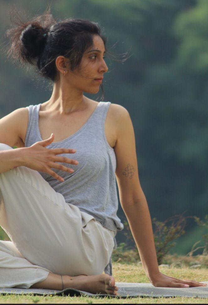 Hatha/ Vinyasa Yoga/ Meditation Flow With Mansi Shingala. - CBD Store India