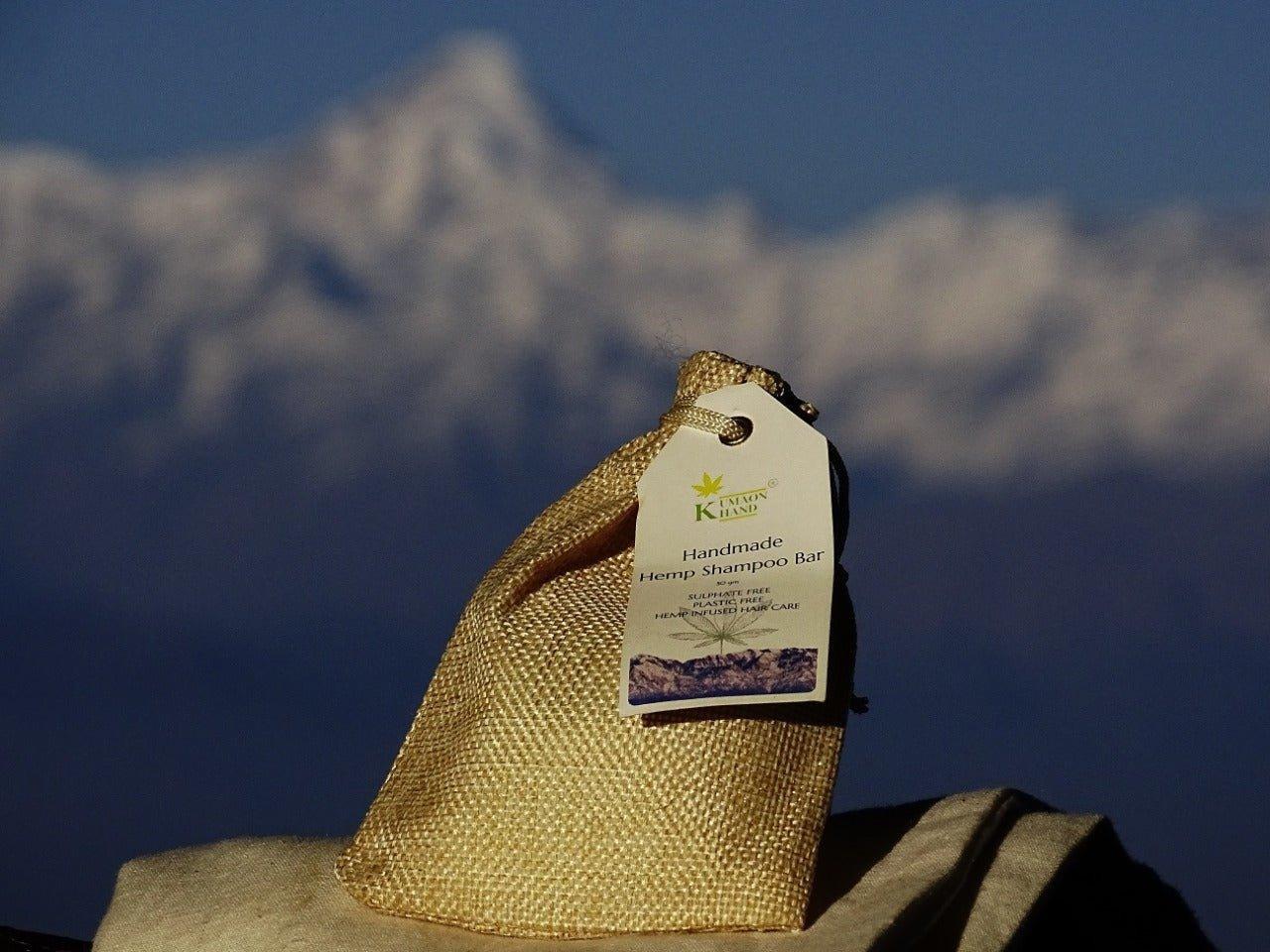 Kumaon Khand Hemp Shampoo Bar (50g).