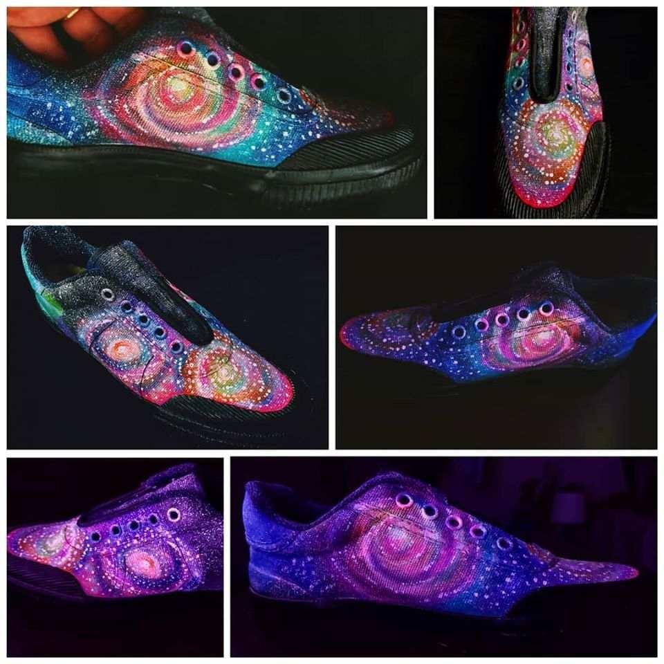 Parallel Vision 2D contemporary abstract art by Bhoomika Perti.