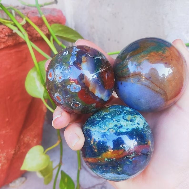 Shanti Shop - Bloodstone Chalcedony Jasper Crystal Orb - CBD Store India