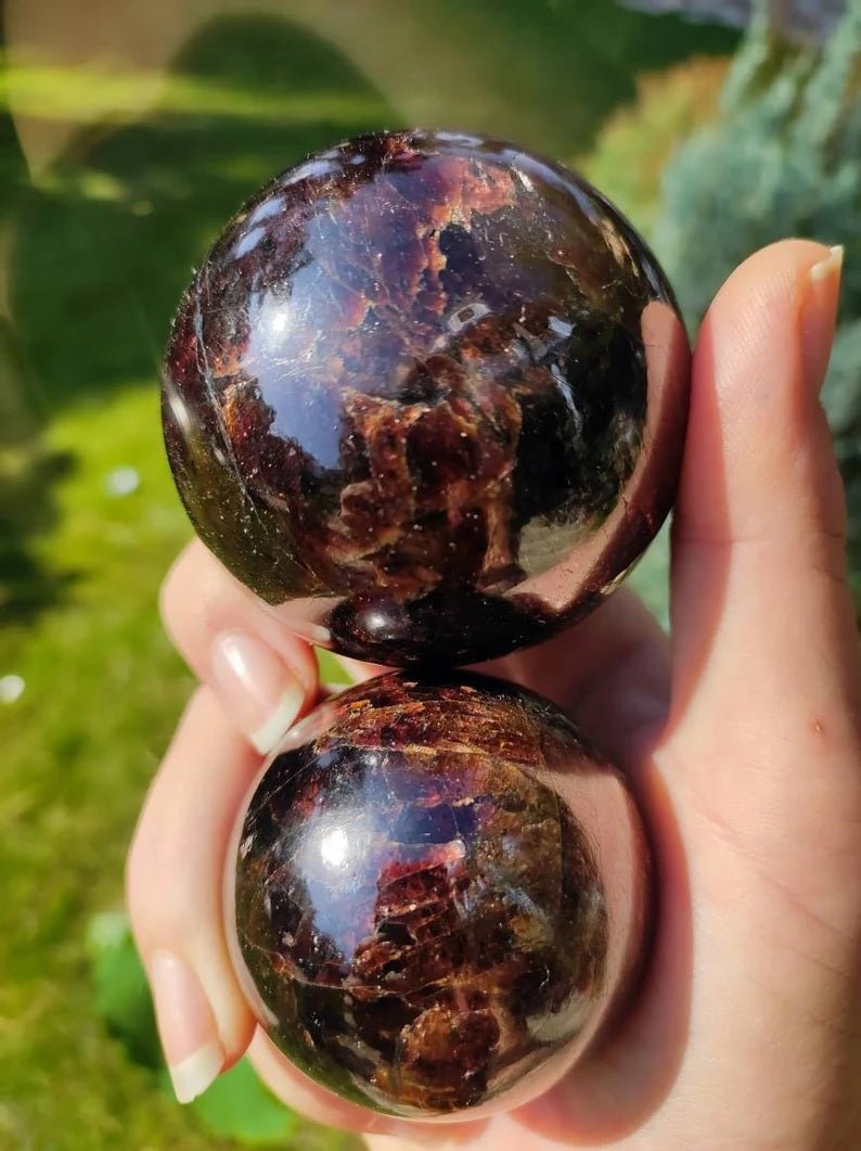 Shanti Shop - High Quality Garnet Sphere, Garnet Orb - CBD Store India