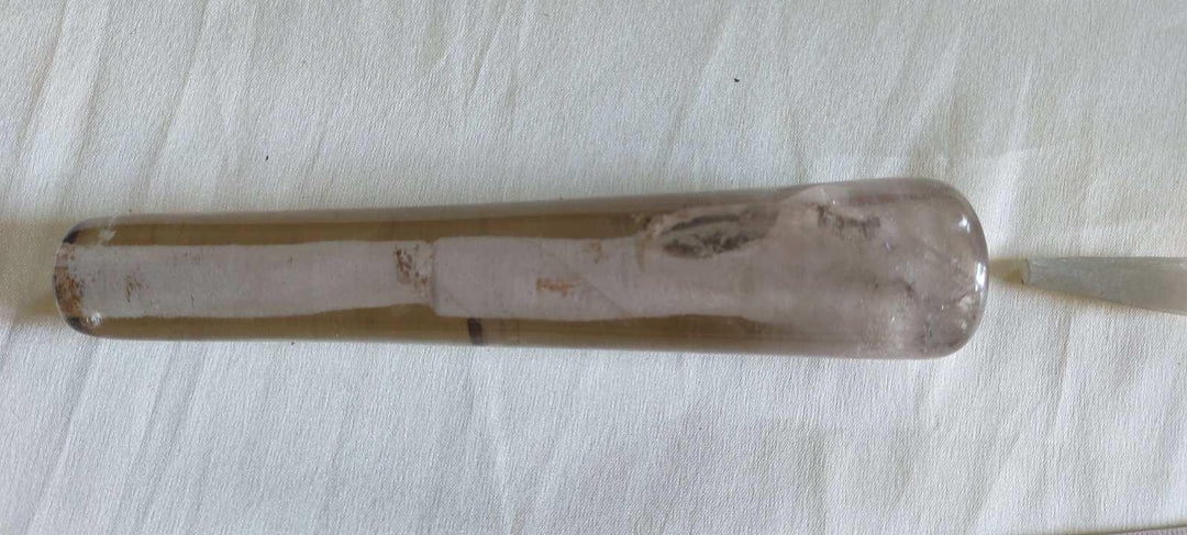 Soma Flora Crystal Chillum | Smokey Quartz (6 inch)Soma Flora Crystal Chillum | Smokey Quartz (6 inch)