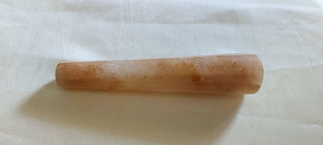 Soma Flora Crystal Chillum | Yellow Quartz (6 inch)Soma Flora Crystal Chillum | Yellow Quartz (6 inch)