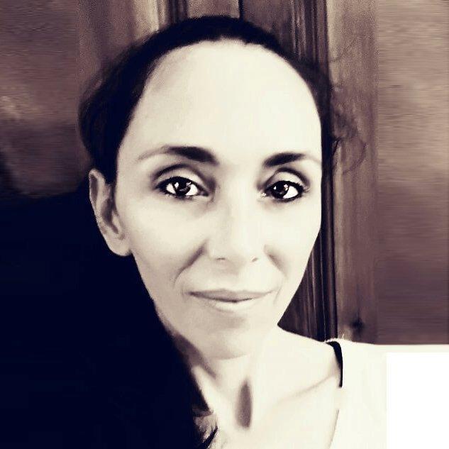 Yoga Informed Therapy : a body-centered approach to restore integral health & wellbeing.